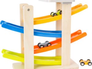 Pista con piano di parcheggio